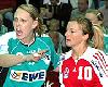Jana Oborilova (VfL Oldenburg) im Zweikampf mit Kathrin Blacha (1.FC Nürnberg) - Saison 2005/06
