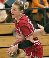 Nadine Krause setzt sich entschlossen durch - Bayer Leverkusen  (Saison 2005/06, DHB-Pokal gegen Leipzig)<br />Foto: Heiner Lehmann/www.sportseye.de