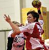 Georgeta Dinis-Virtic wird am Wurf gehindert - 1.FC Nürnberg im DHB-Pokal-Halbfinale 2006 gegen Oldenburg