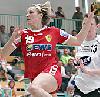 Agnieszka Wolska schließt Tempogegenstoß ab - FHC Frankfurt/Oder  (Saison 2005/06, Spiel gegen THC)<br />Foto: Heiner Lehmann/www.sportseye.de
