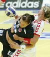 Dagmara Kowalska - Polen - stoppt Else-Marthe SoerliyLybekk bei Niederlage gegen Norwegen am zweiten Tag der EM in Schweden 2006<br />Foto: Christopher Monz
