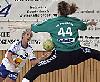 Juliane Rüh zirkelt den Ball millimetergenau an Ingrid Kudrocowa vorbei. BVG 49 - Beyeröhde (20.01.2007)