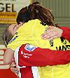 Jenny Karolius und Julia Schulz freuen sich über den Sieg. SC Markranstädt - HSG Sulzbach/Leidersbach (12.11.2006)<br />Foto: <a href="http://www.sportseye.de/">sportseye.de</a>