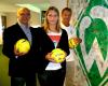 Werder-Präsident Klaus-Dieter Fischer, Torhüterin Charlotte Schumacher und Trainer Radek Lewicki (v. li.)