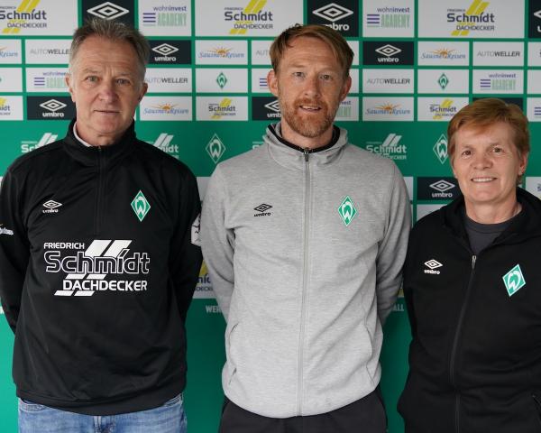 SV Werder Bremen, Betreuerstab, Radek Lewicki (Co-Trainer, links), Robert Nijdam (Trainer, mitte), Gundel Sporleder (Betreuerin, rechts)